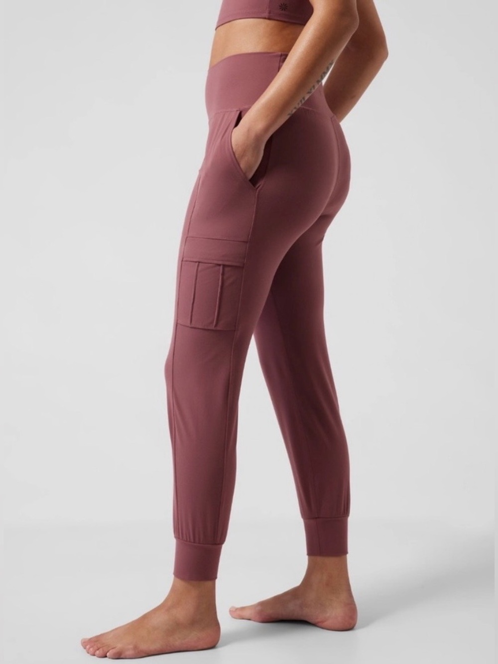 Athleta Salutation Cargo Women’s XS